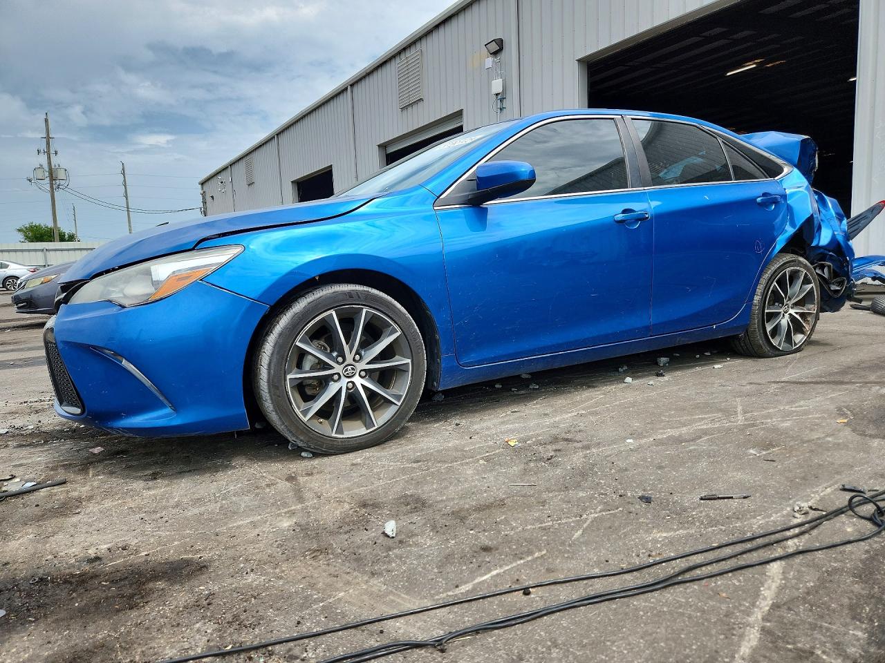 4T1BF1FK3HU675007 · 2017 TOYOTA CAMRY