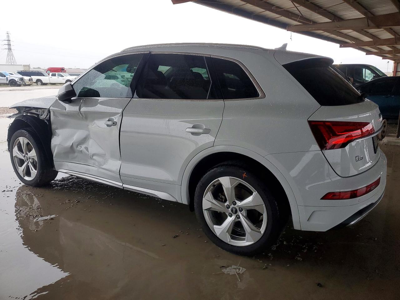 WA1BAAFYXM2101978 · 2021 AUDI Q5 · 2/14