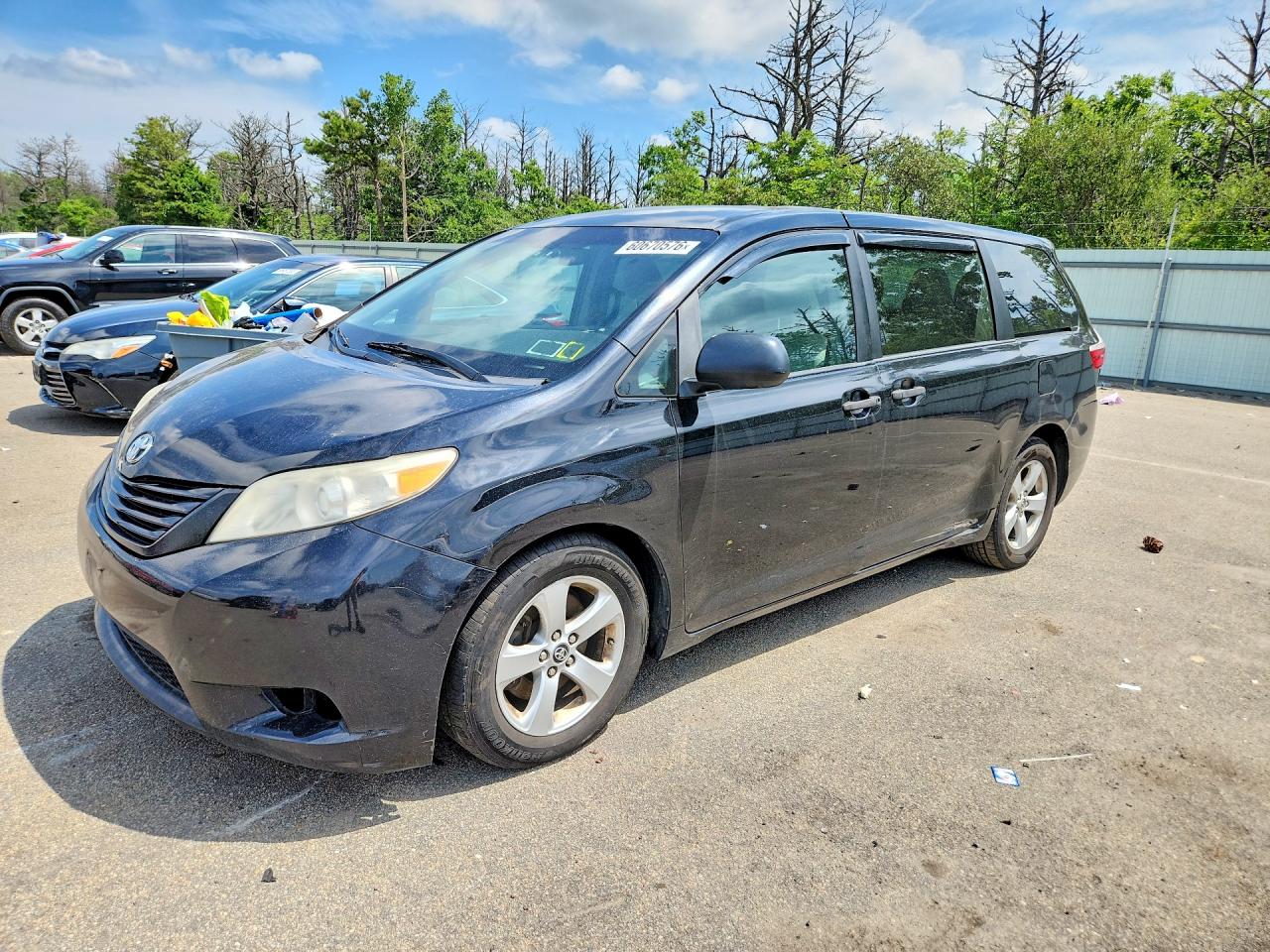 5TDZZ3DC7HS836738 · 2017 TOYOTA SIENNA