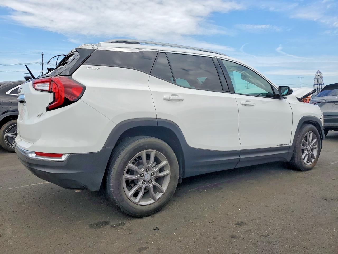 3GKALPEGXRL181302 · 2024 GMC TERRAIN · 3/14