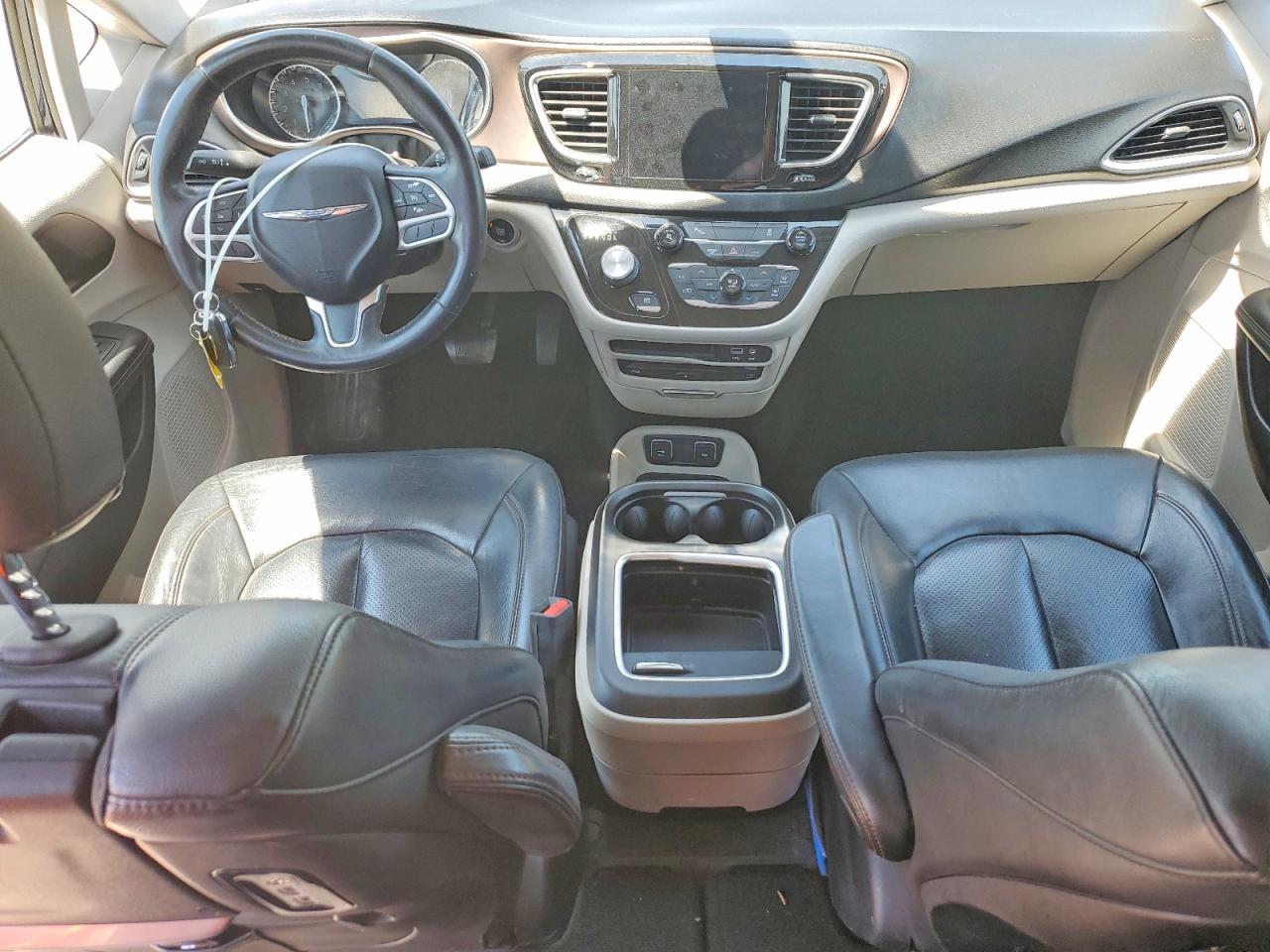 2C4RC1EGXHR514546 · 2017 CHRYSLER PACIFICA · 8/14