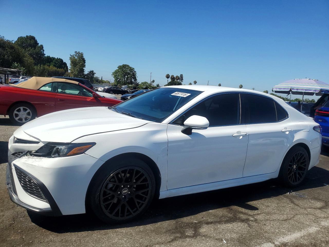 4T1G11AK7NU627338 · 2022 TOYOTA CAMRY