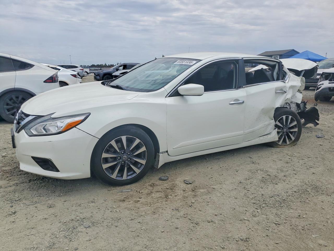 1N4AL3AP1GC292670 · 2016 NISSAN ALTIMA