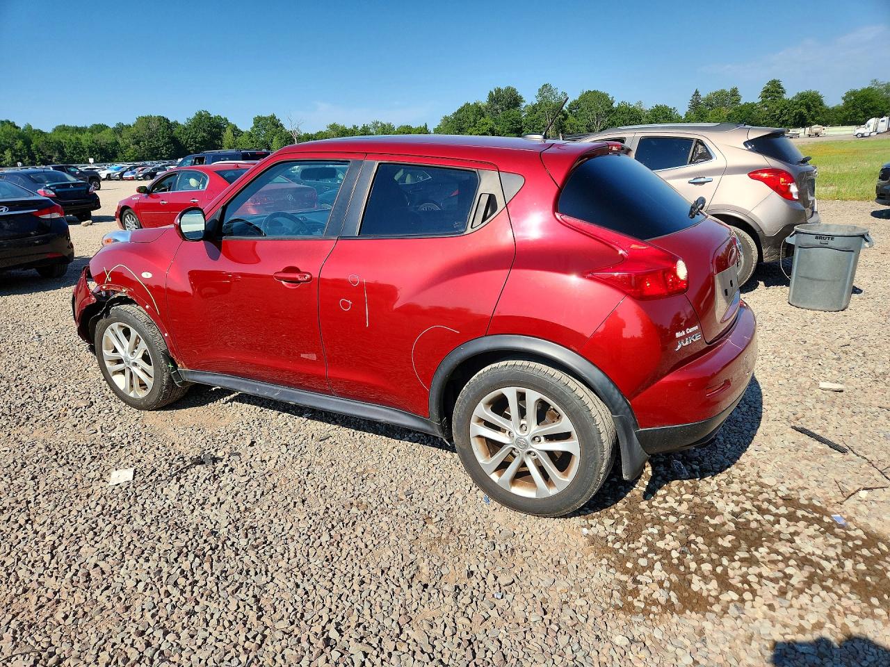 JN8AF5MV7ET482451 · 2014 NISSAN JUKE · 2/13