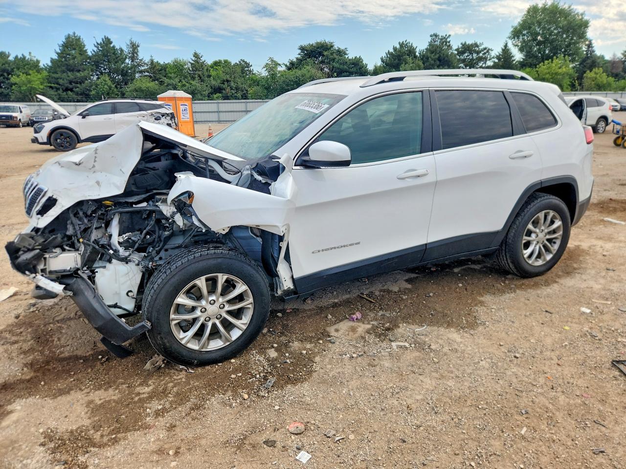 1C4PJMCB7KD158301 · 2019 JEEP CHEROKEE