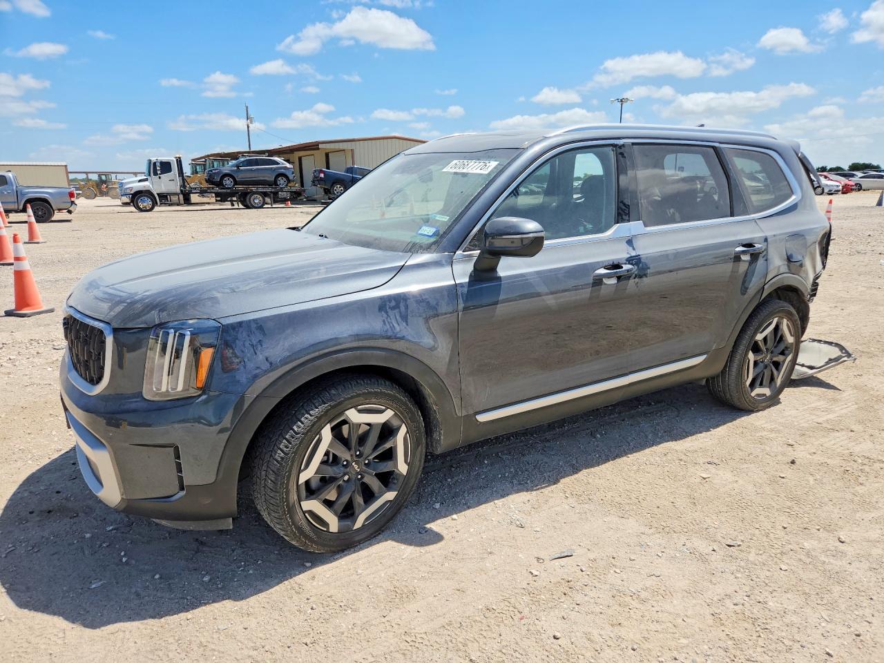5XYP3DGC1PG363683 · 2023 KIA TELLURIDE