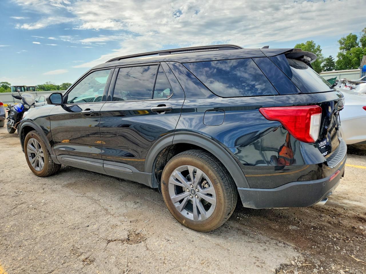 1FMSK8DH3MGB41204 · 2021 FORD EXPLORER · 2/13