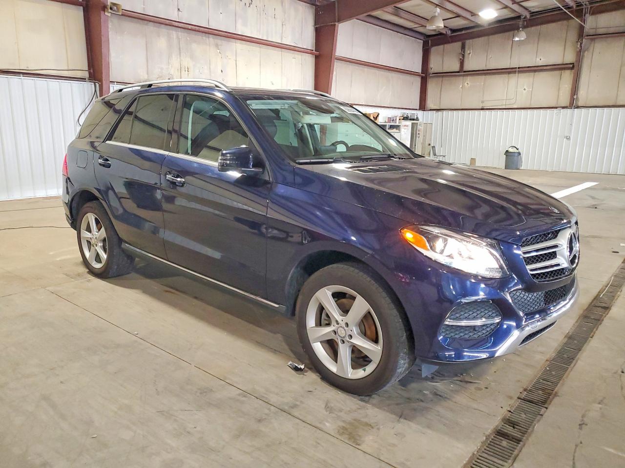 4JGDA5HB9HA884121 · 2017 MERCEDES-BENZ GLE · 4/13