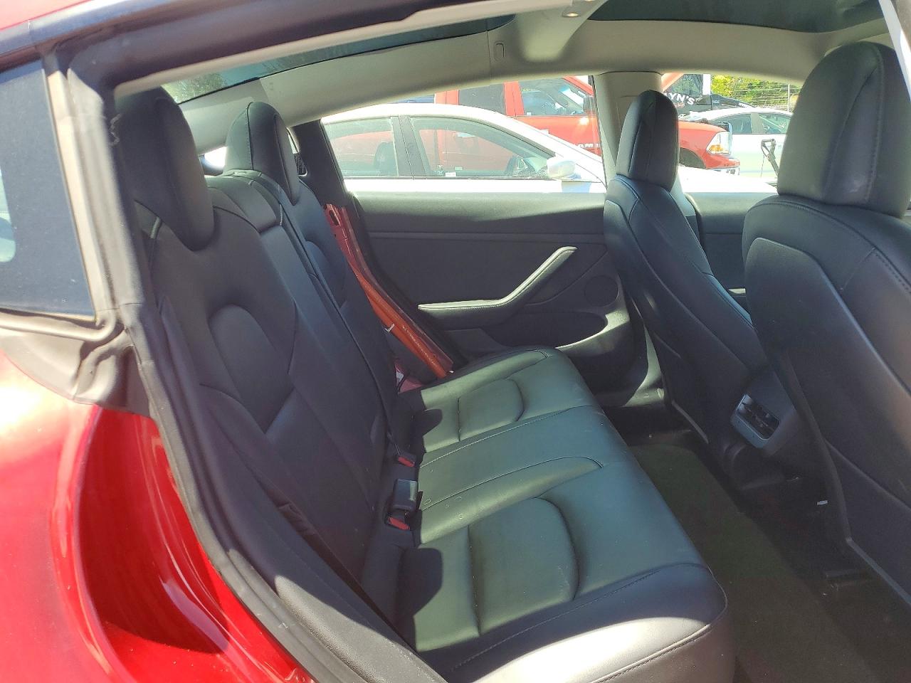 5YJ3E1EB2NF367344 · 2022 TESLA MODEL 3 · 10/13