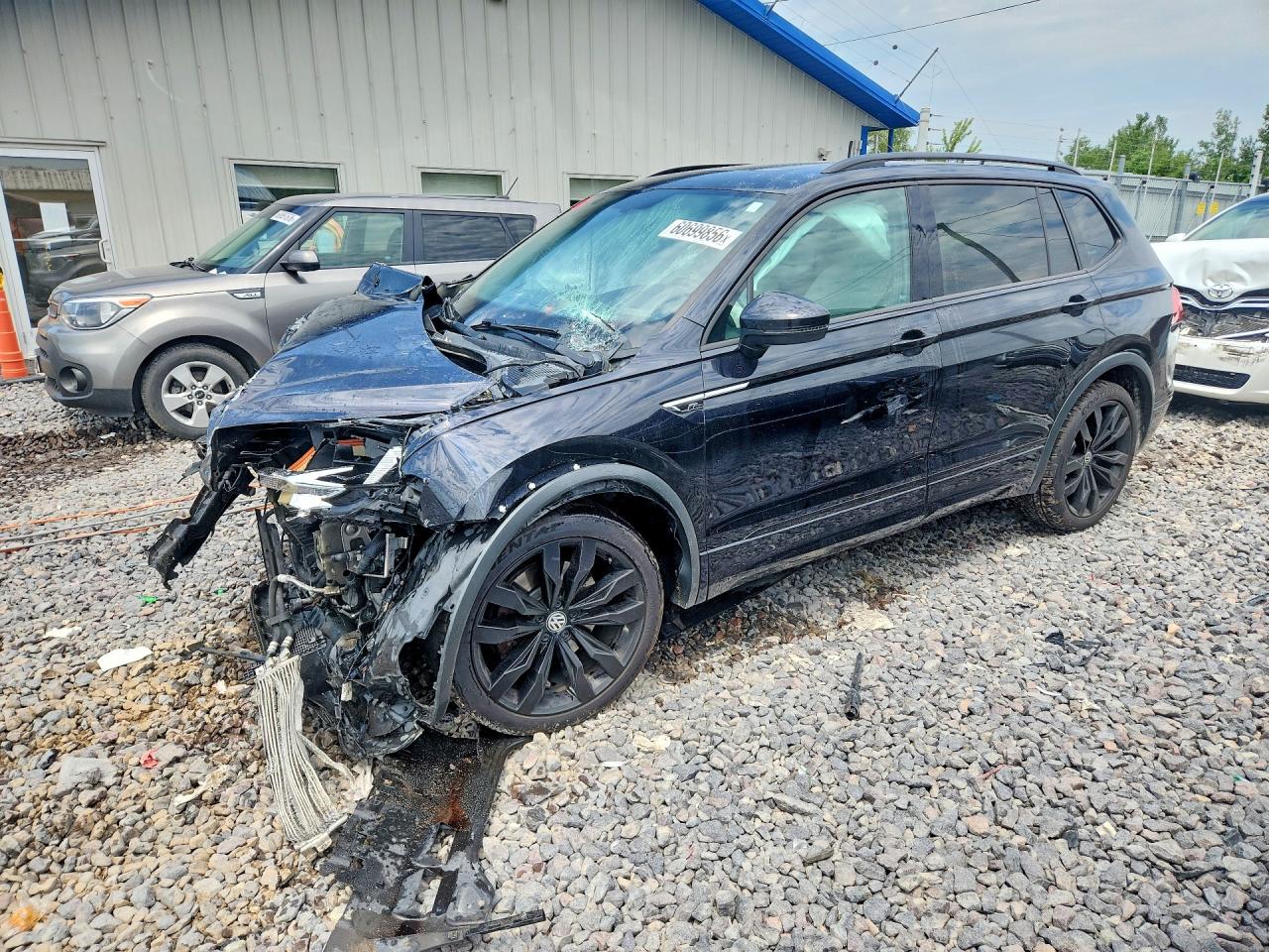 3VV2B7AX2LM063885 · 2020 VOLKSWAGEN TIGUAN