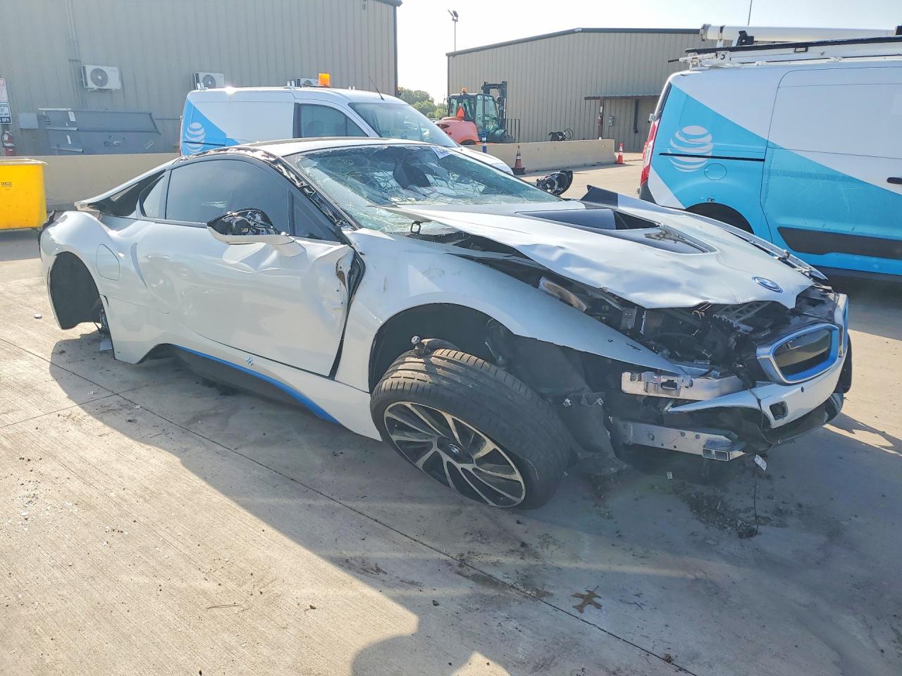 WBY2Z2C57GV675647 · 2016 BMW I8 · 4/12