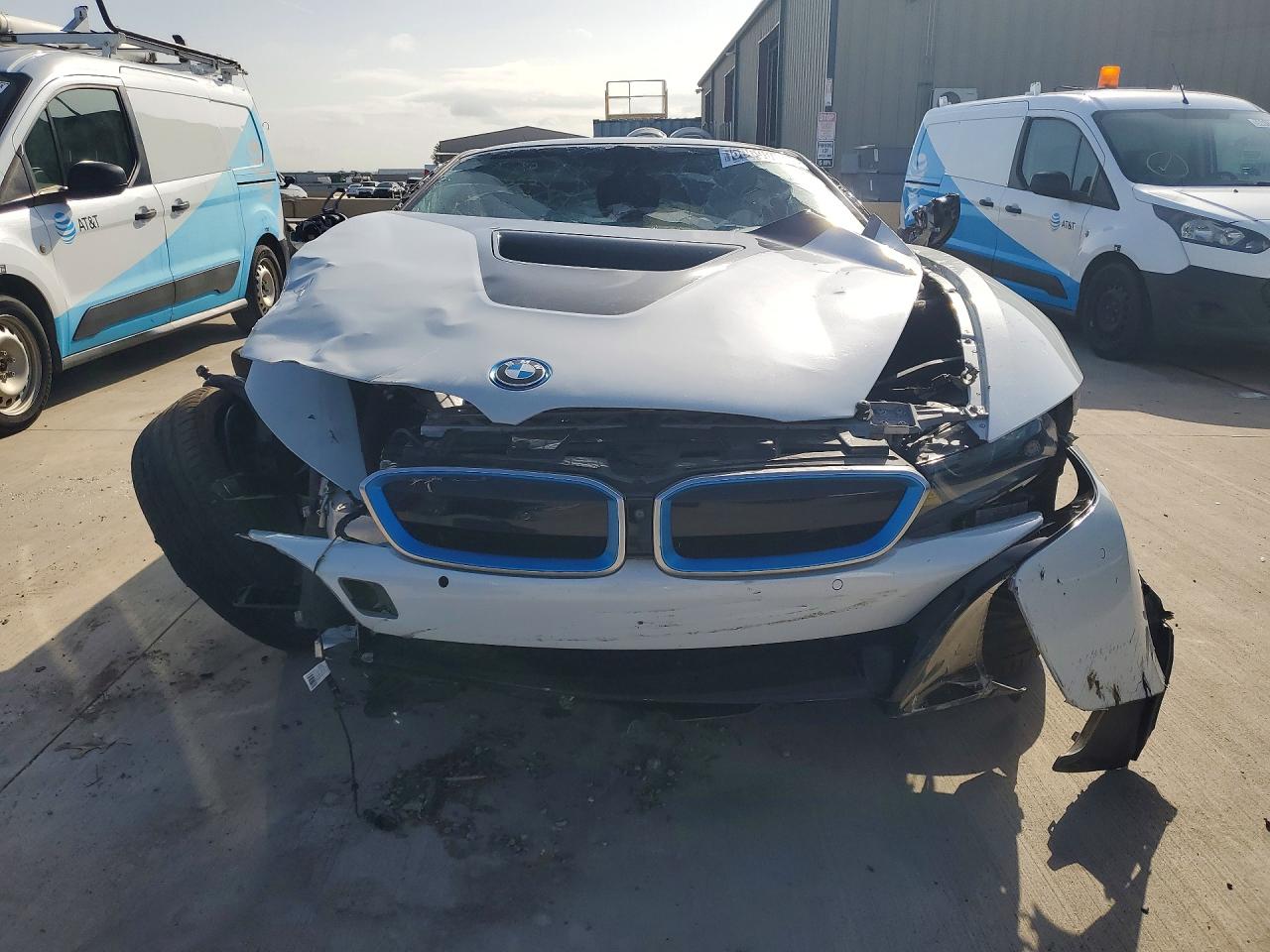 WBY2Z2C57GV675647 · 2016 BMW I8 · 5/12