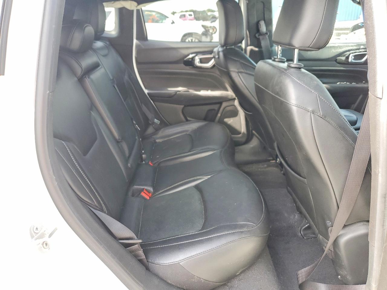 3C4NJDCB1NT228445 · 2022 JEEP COMPASS · 10/12