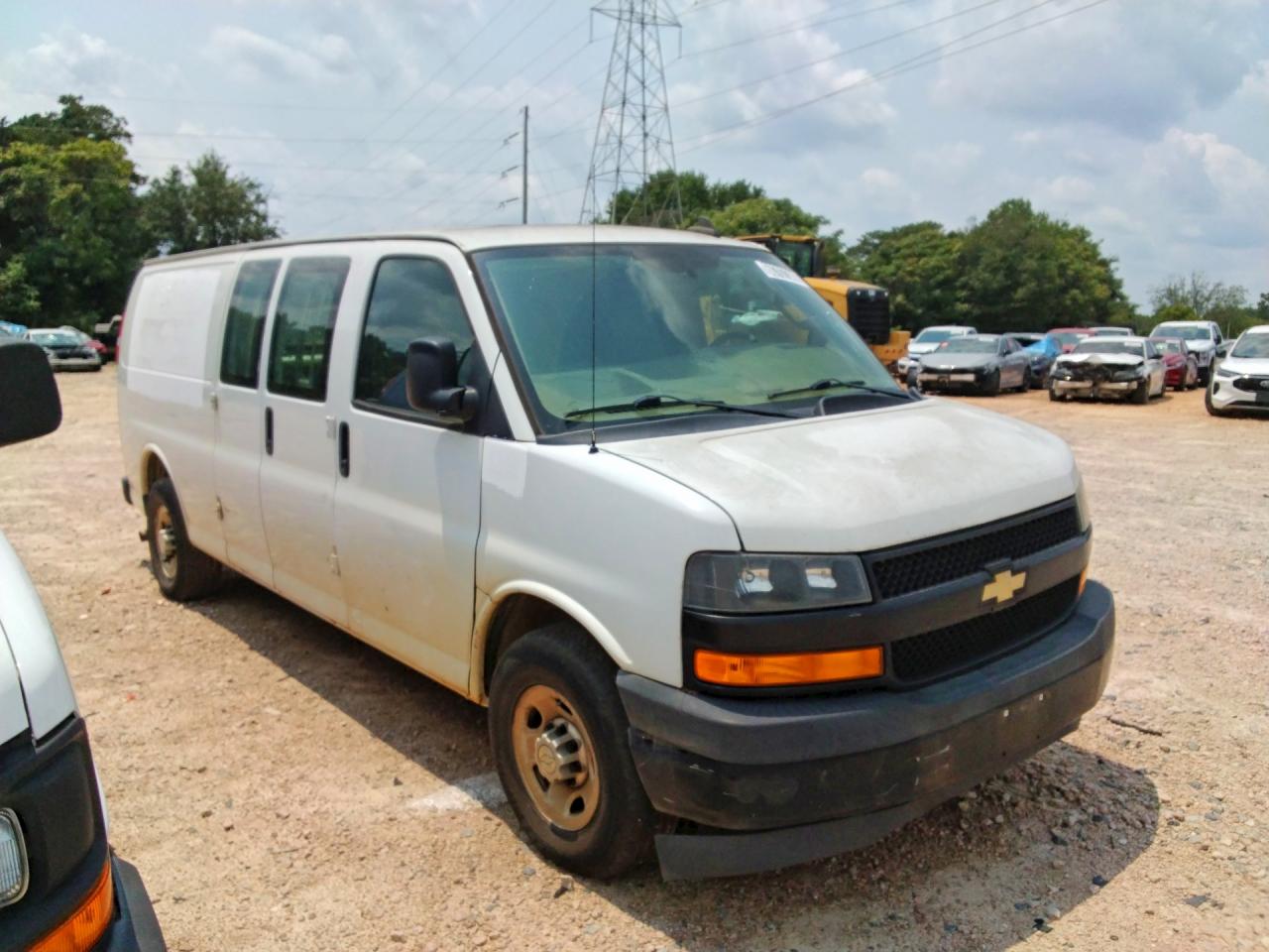 1GCWGBFG8K1330939 · 2019 CHEVROLET EXPRESS G2500 · 4/13