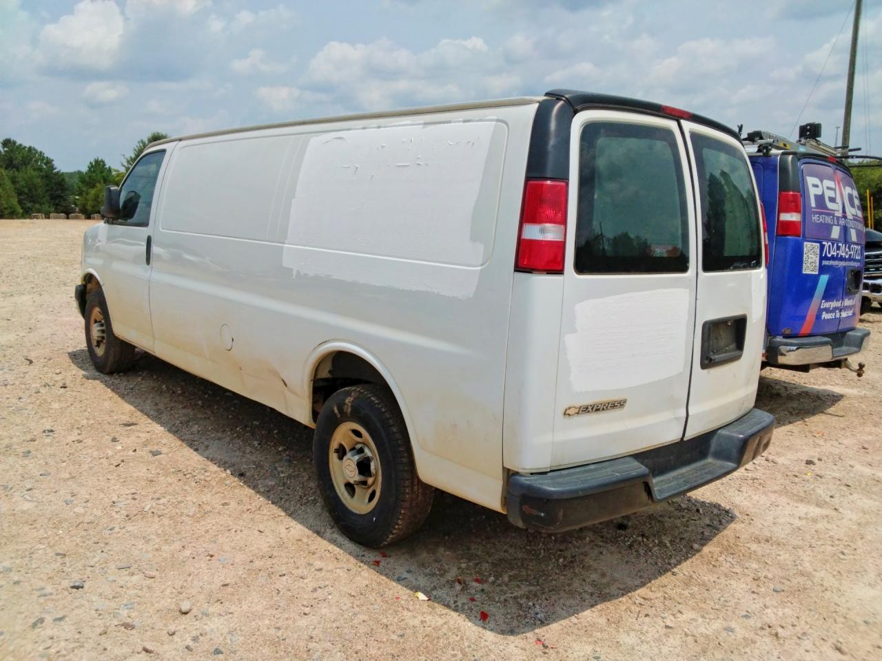 1GCWGBFG8K1330939 · 2019 CHEVROLET EXPRESS G2500 · 2/13