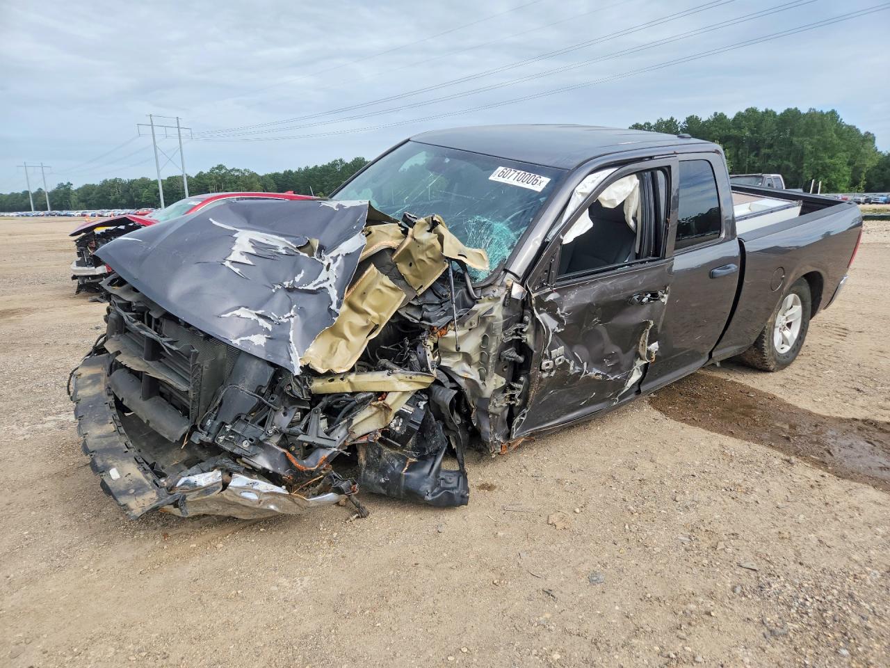 1C6RR7FG2KS675549 · 2019 RAM 1500 CLASSIC