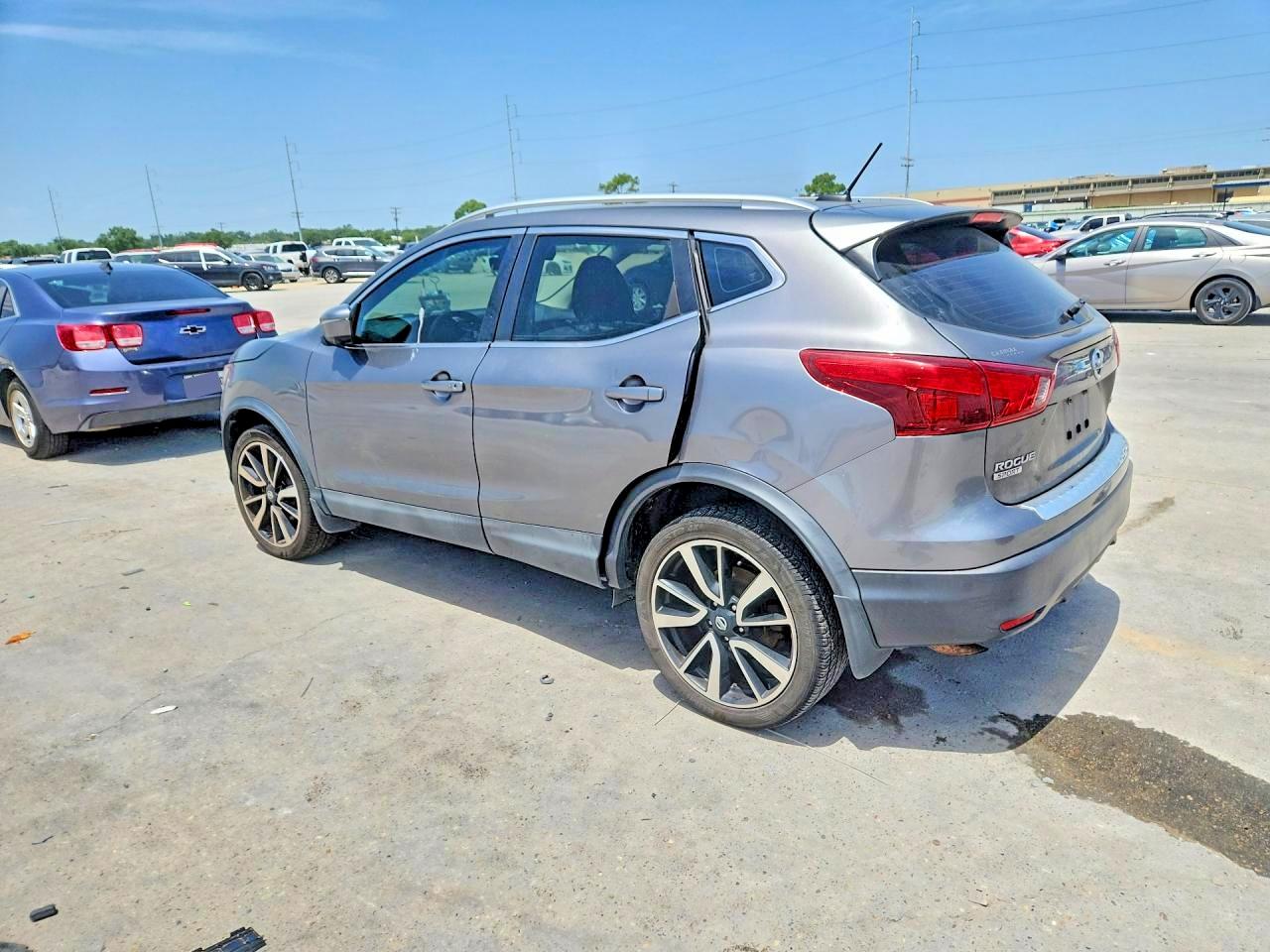 JN1BJ1CR8HW130545 · 2017 NISSAN ROGUE SPORT · 2/12