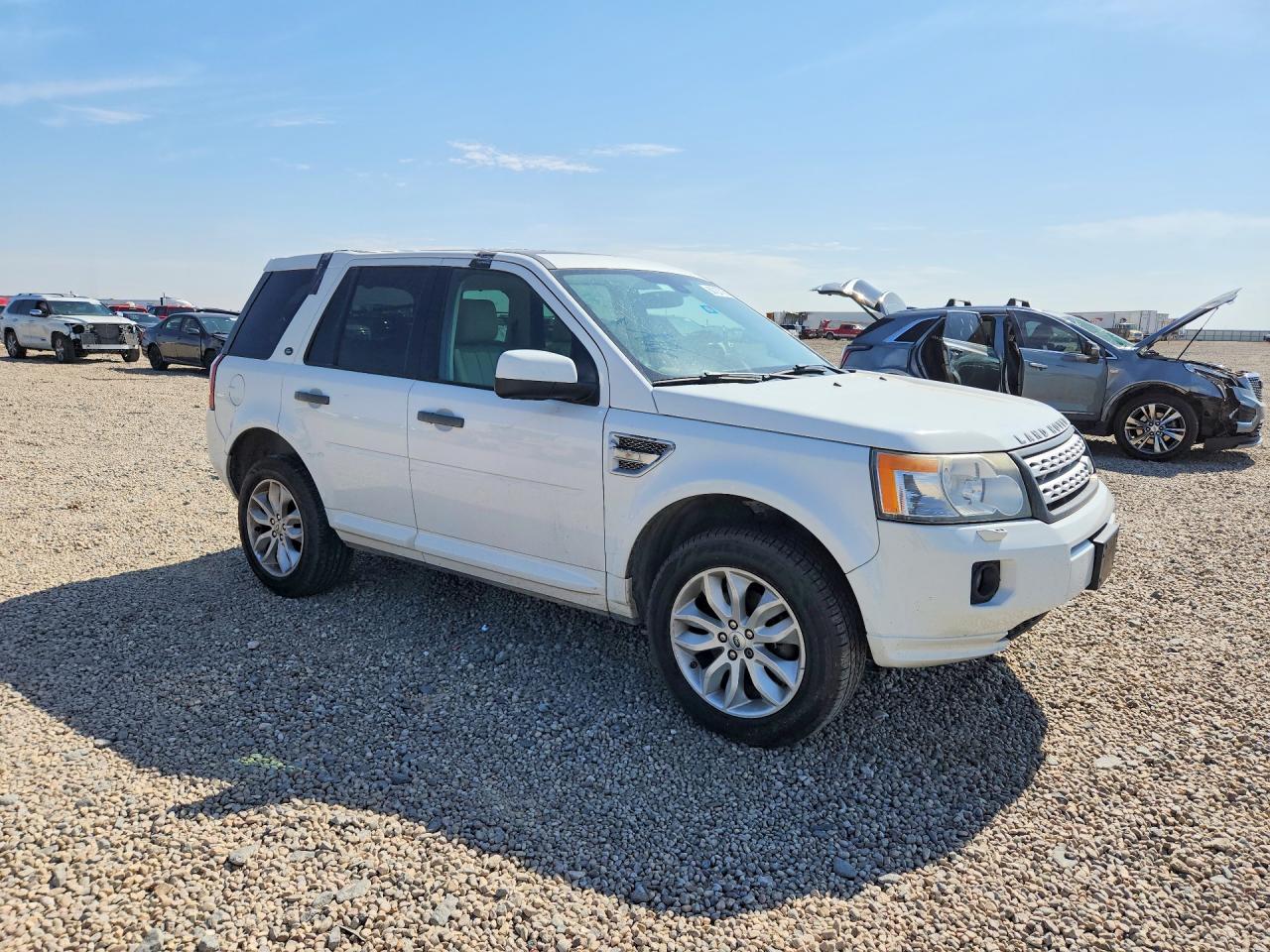 SALFR2BN8CH299899 · 2012 LAND ROVER LR2 · 4/13