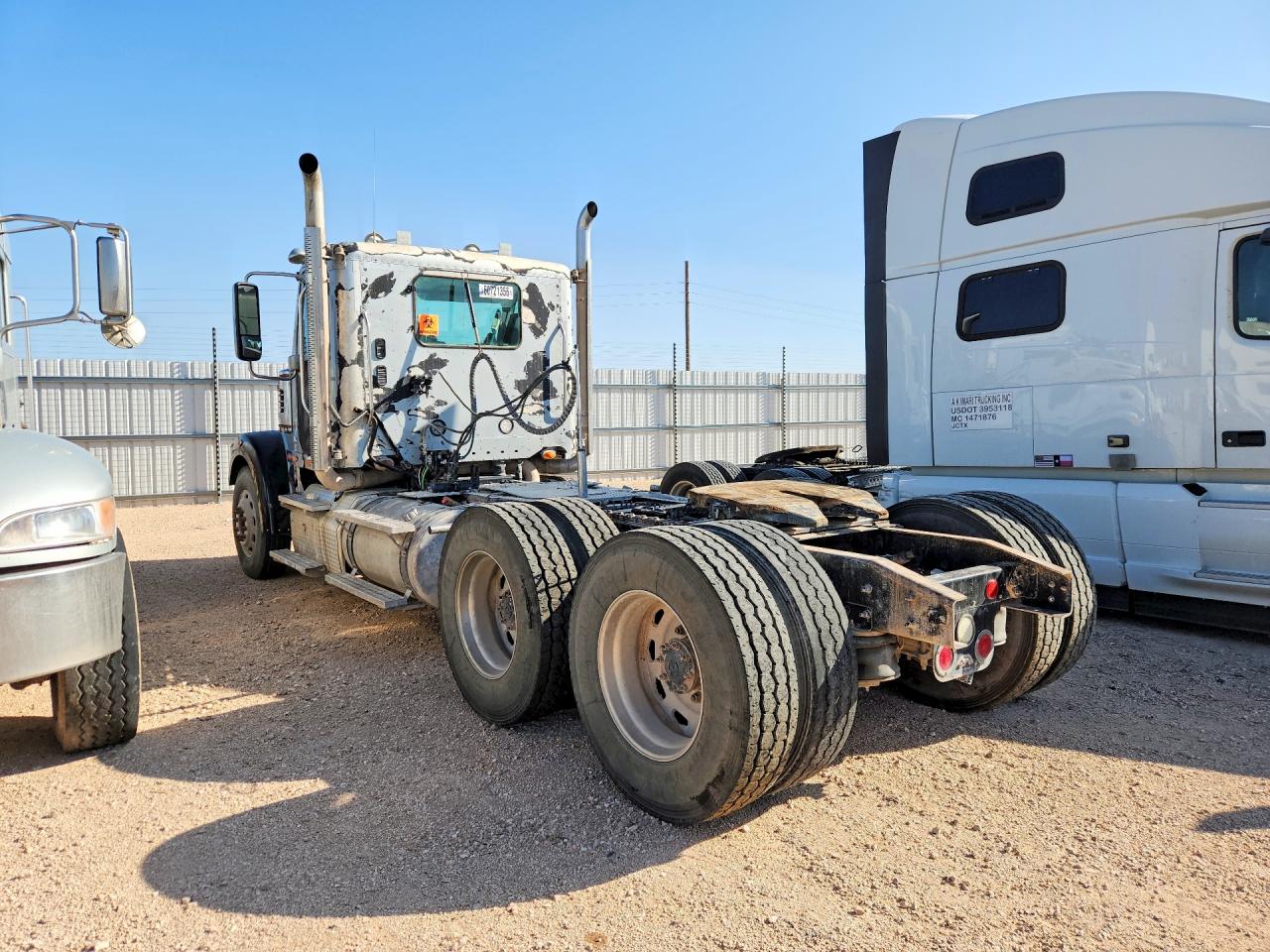 3AKJGNBG5FDGN1157 · 2015 FREIGHTLINER 122SD · 2/12