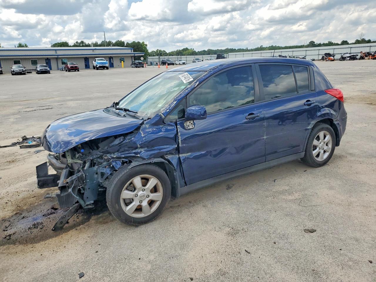 3N1BC13E78L409711 · 2008 NISSAN VERSA