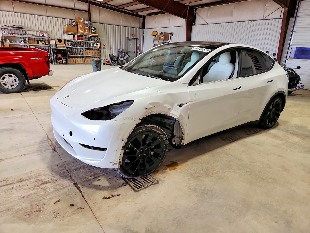 5YJYGAEE2MF136615 · 2021 TESLA MODEL Y