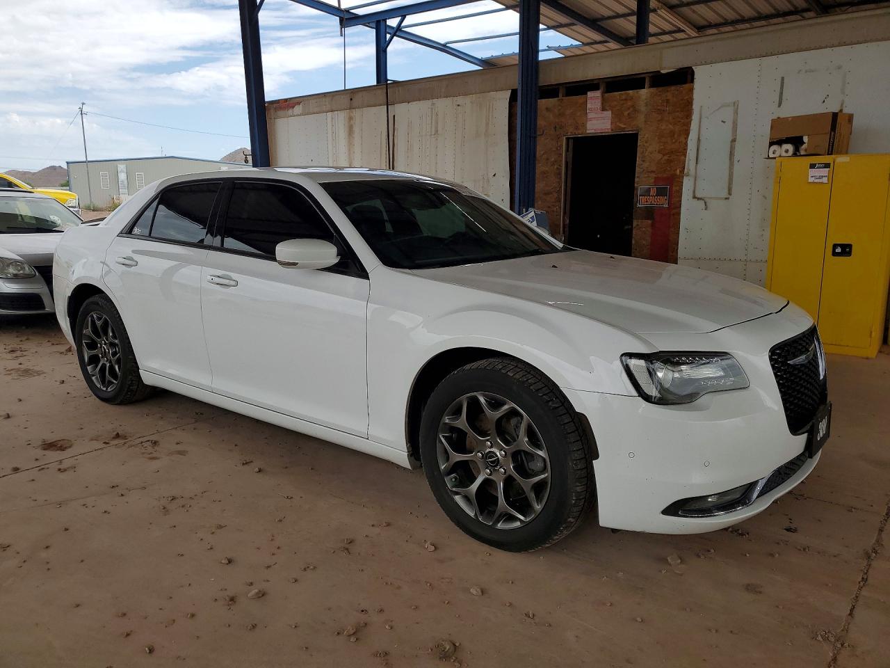 2C3CCAGG1GH298744 · 2016 CHRYSLER 300 · 4/12