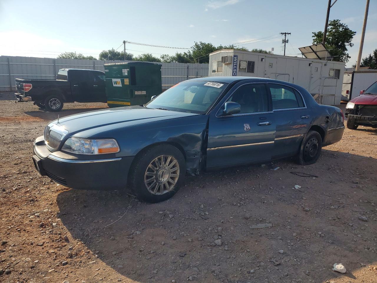 1LNHM82W93Y627658 · 2003 LINCOLN TOWN CAR