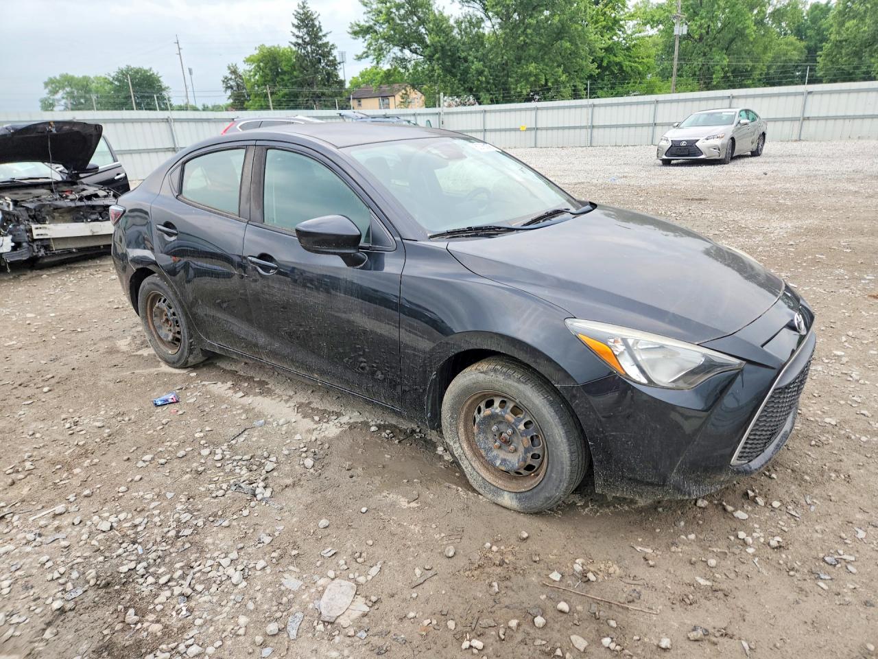 3MYDLBYV1KY516107 · 2019 TOYOTA YARIS · 4/13