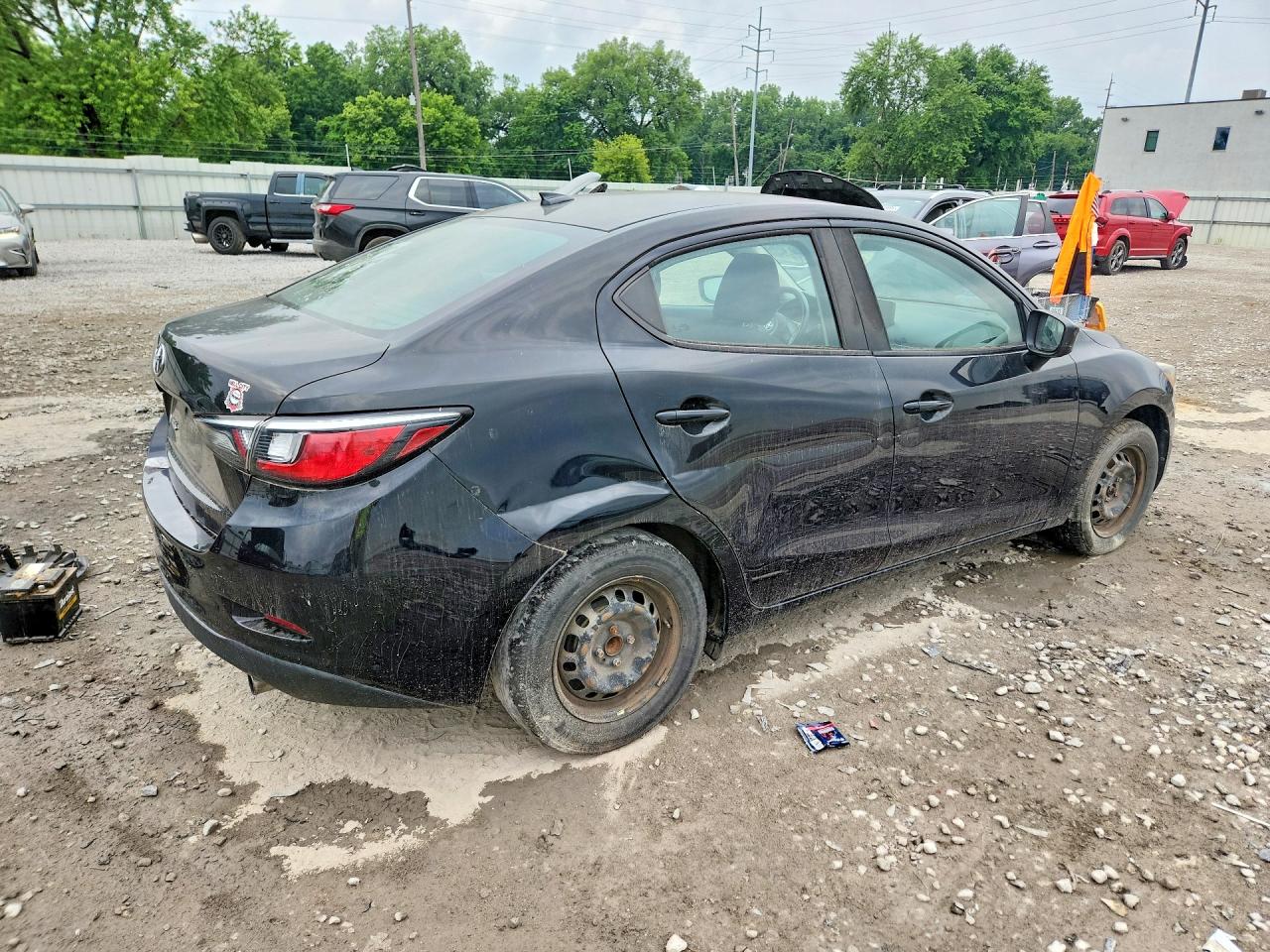 3MYDLBYV1KY516107 · 2019 TOYOTA YARIS · 3/13