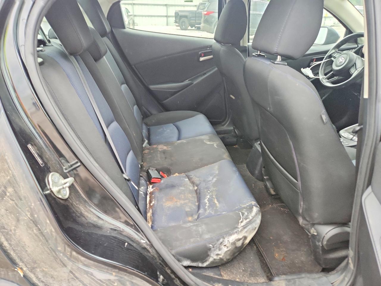 3MYDLBYV1KY516107 · 2019 TOYOTA YARIS · 10/13