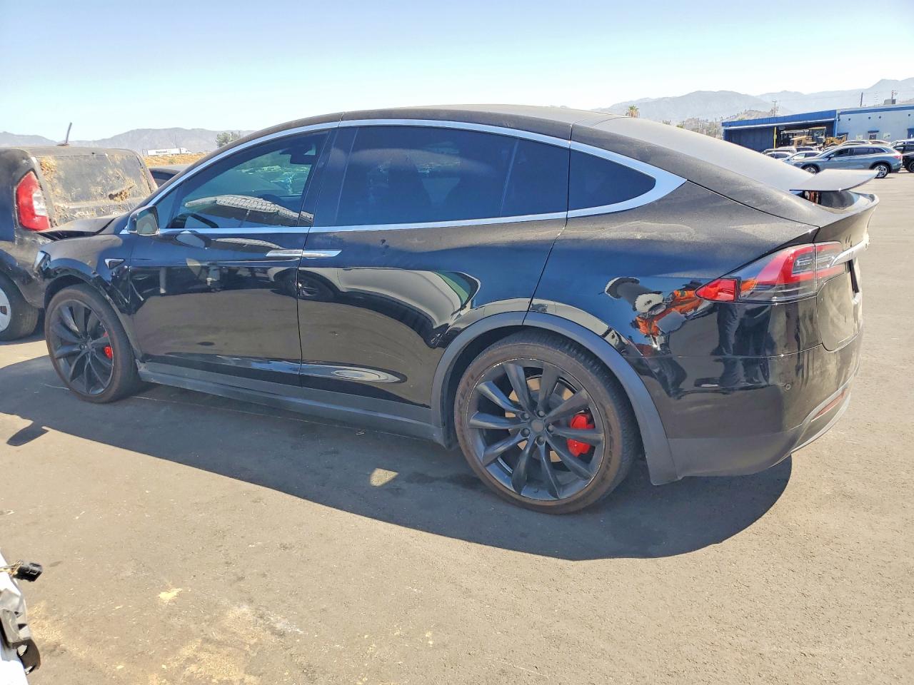 5YJXCDE47LF304537 · 2020 TESLA MODEL X · 2/13