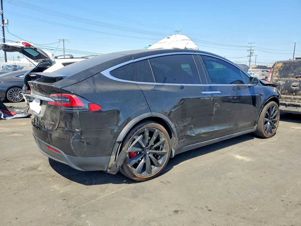 5YJXCDE47LF304537 · 2020 TESLA MODEL X · 3/13