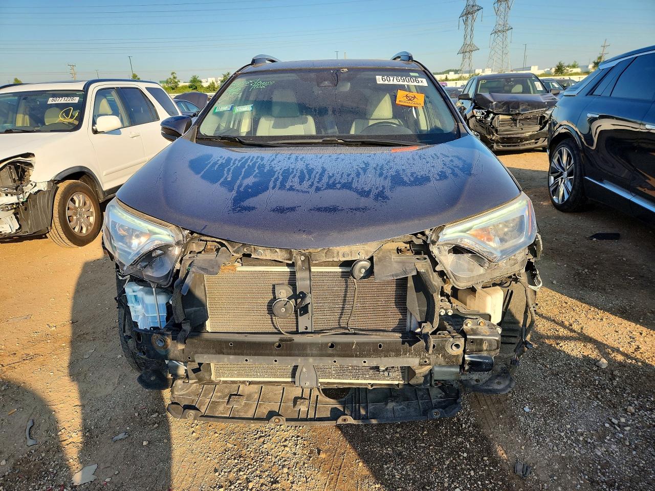 JTMDFREV9JD253899 · 2018 TOYOTA RAV4 · 5/13