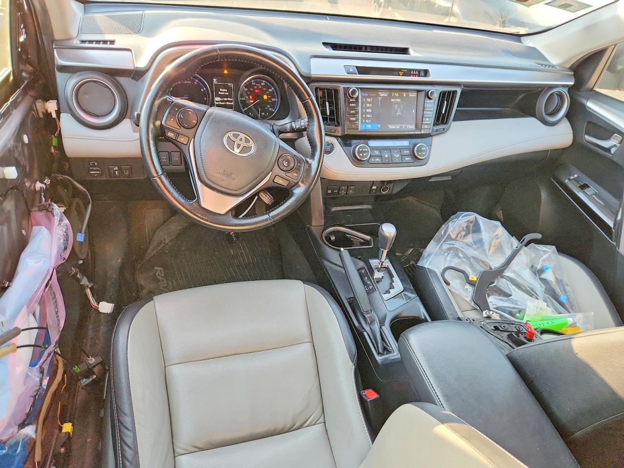 JTMDFREV9JD253899 · 2018 TOYOTA RAV4 · 8/13