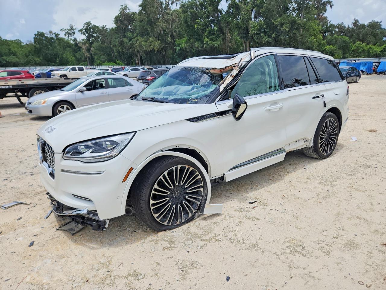 5LM5J9XC1PGL14614 · 2023 LINCOLN AVIATOR