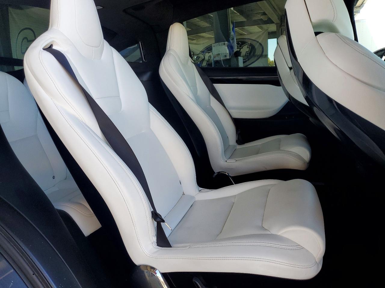 5YJXCBE27HF044392 · 2017 TESLA MODEL X · 11/14