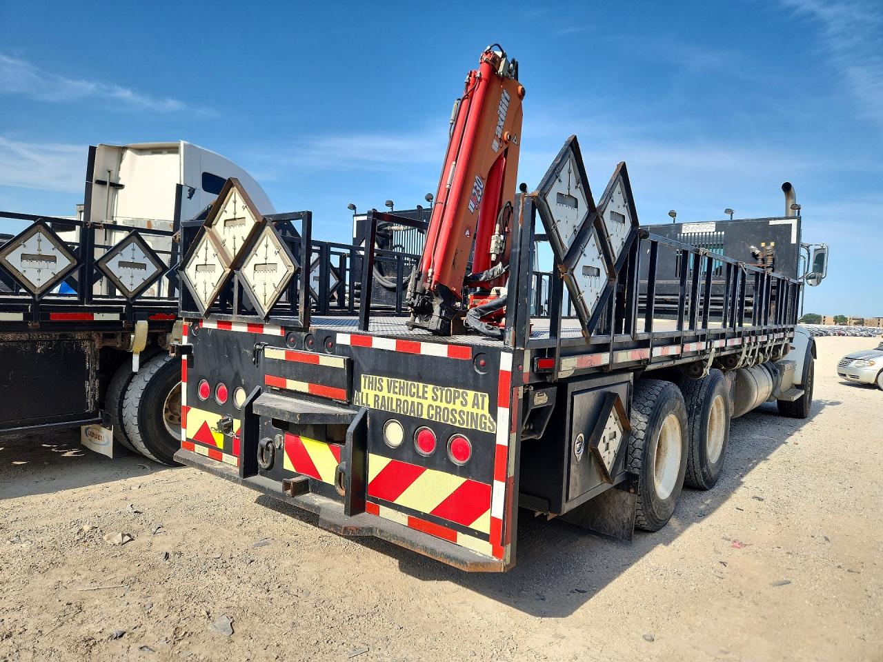 1NPSL70X4ED243163 · 2014 PETERBILT 365 · 3/13