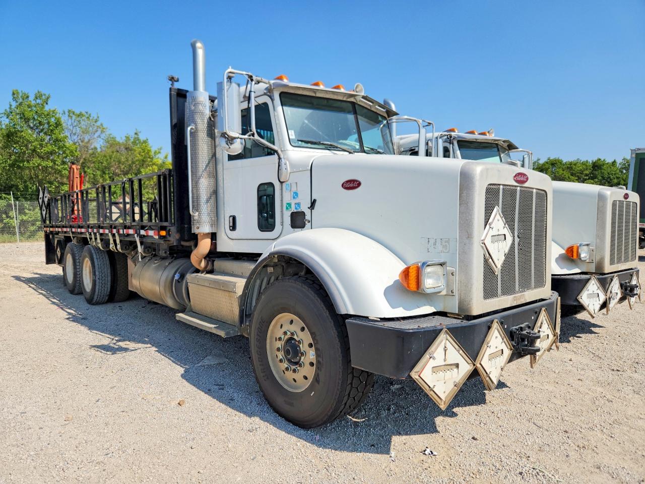 1NPSL70X4ED243163 · 2014 PETERBILT 365 · 4/13