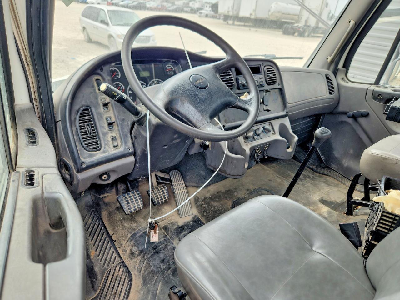 1FVACXDT1CDBD8980 · 2012 FREIGHTLINER M2 · 8/13