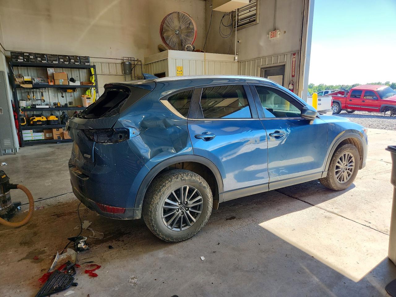 JM3KFBBM4J0460970 · 2018 MAZDA CX-5 · 3/13