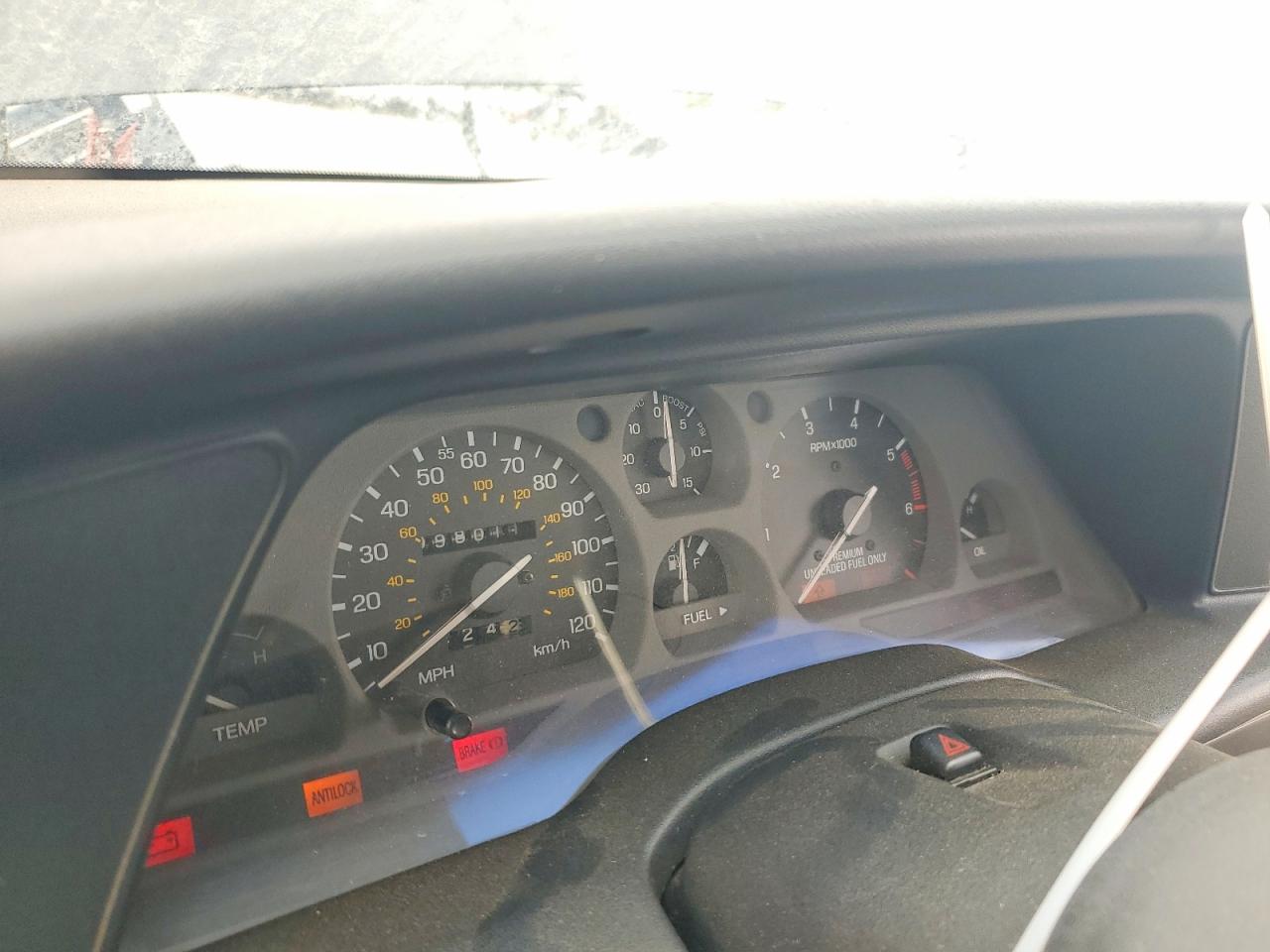 1FAPP64RXLH152661 · 1990 FORD THUNDERBIRD · 9/12