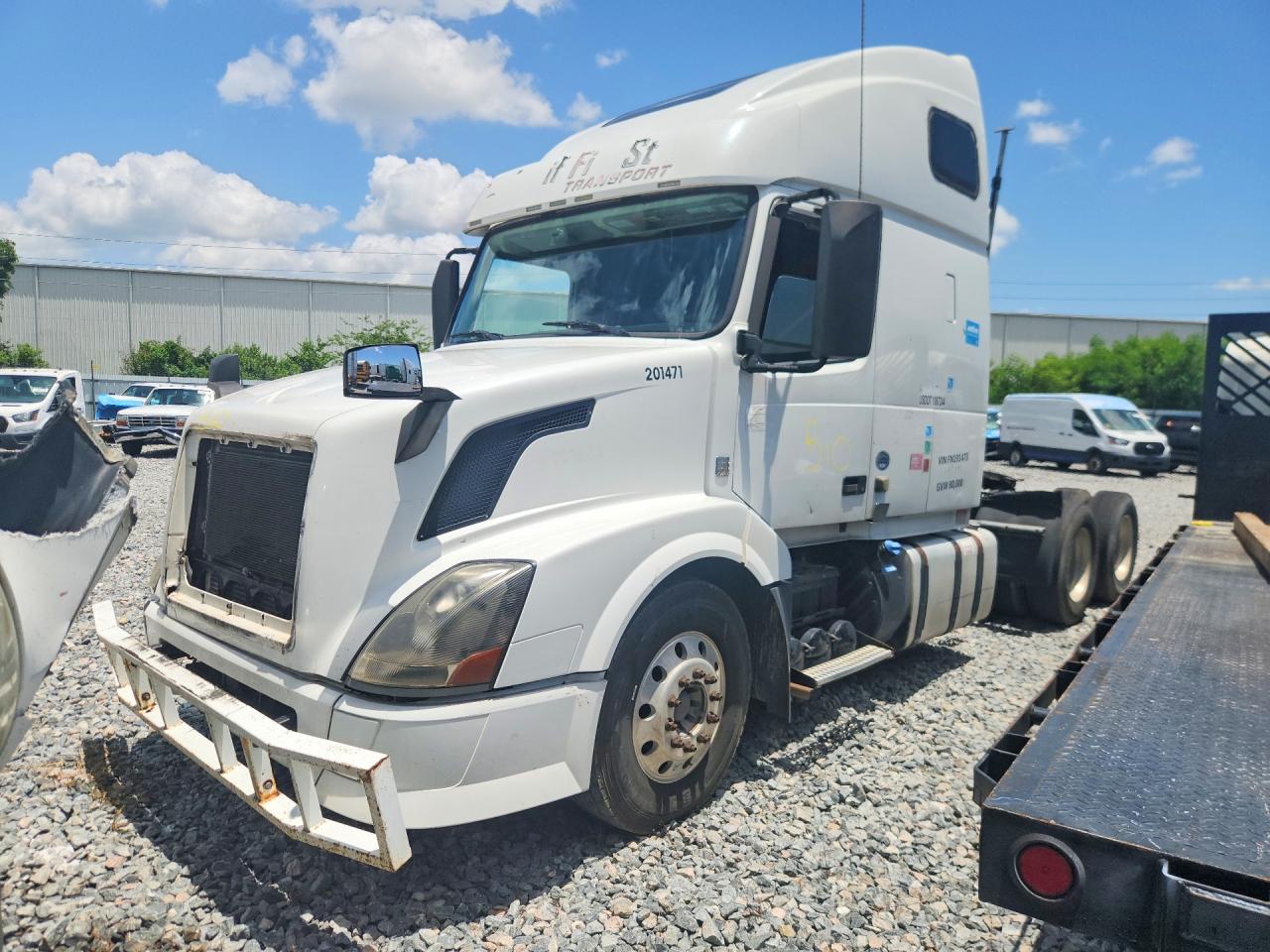 2015 VOLVO VN VNL