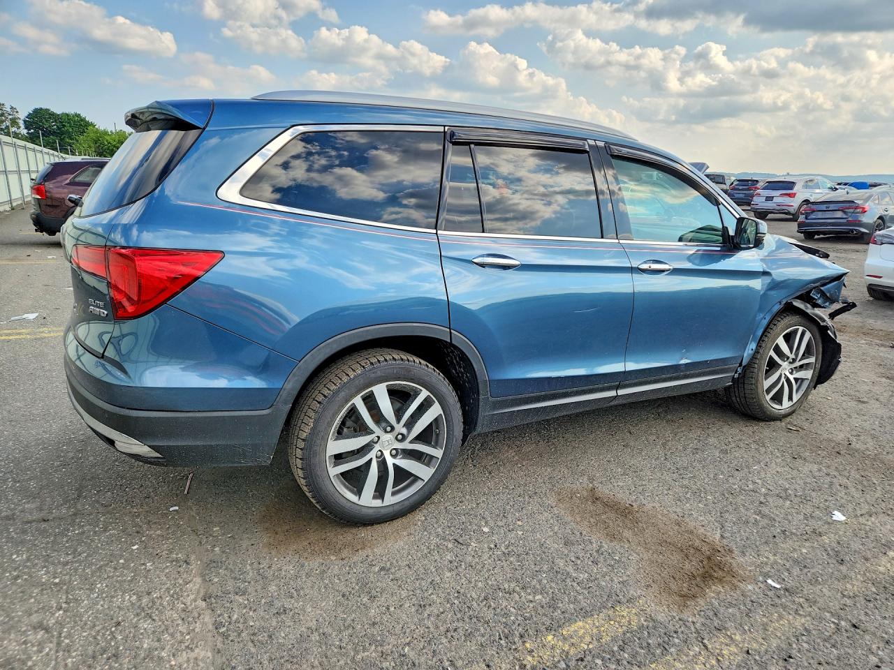 5FNYF6H02GB127157 · 2016 HONDA PILOT · 3/13
