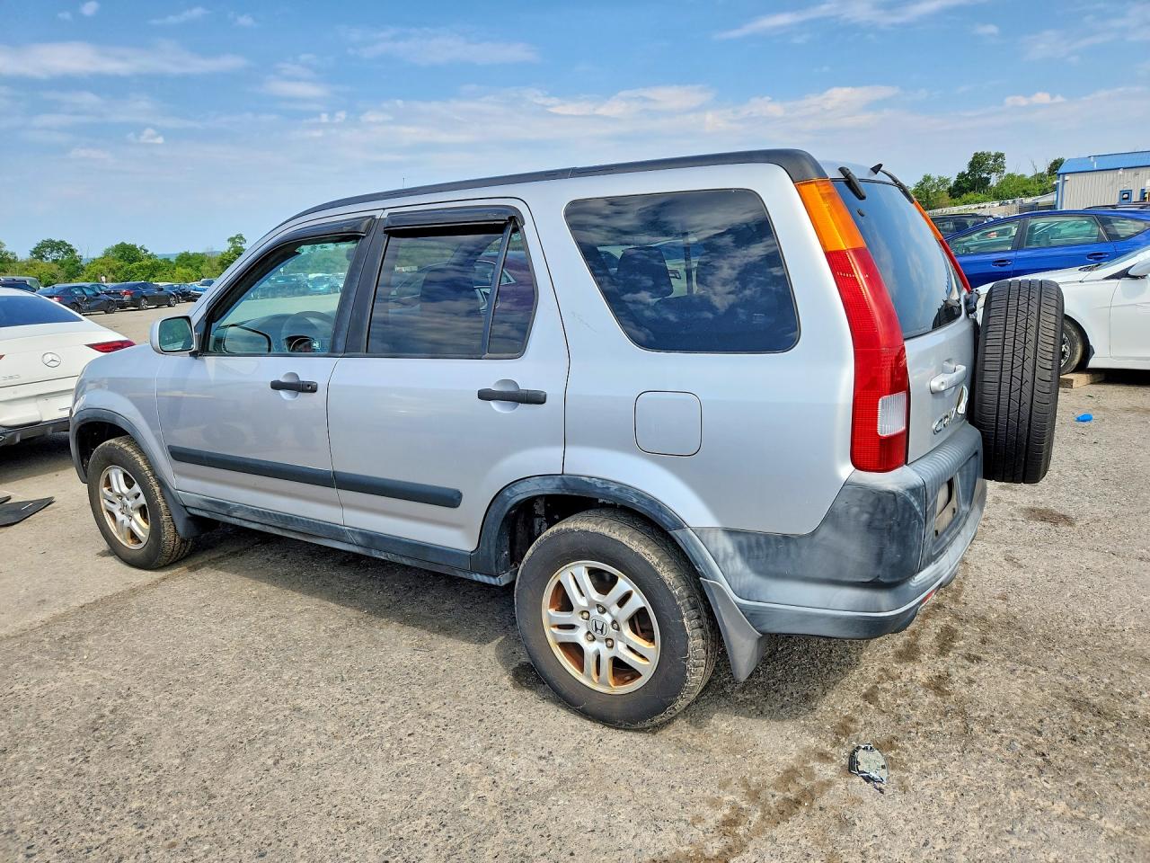 JHLRD788X2C047488 · 2002 HONDA CR-V · 2/13