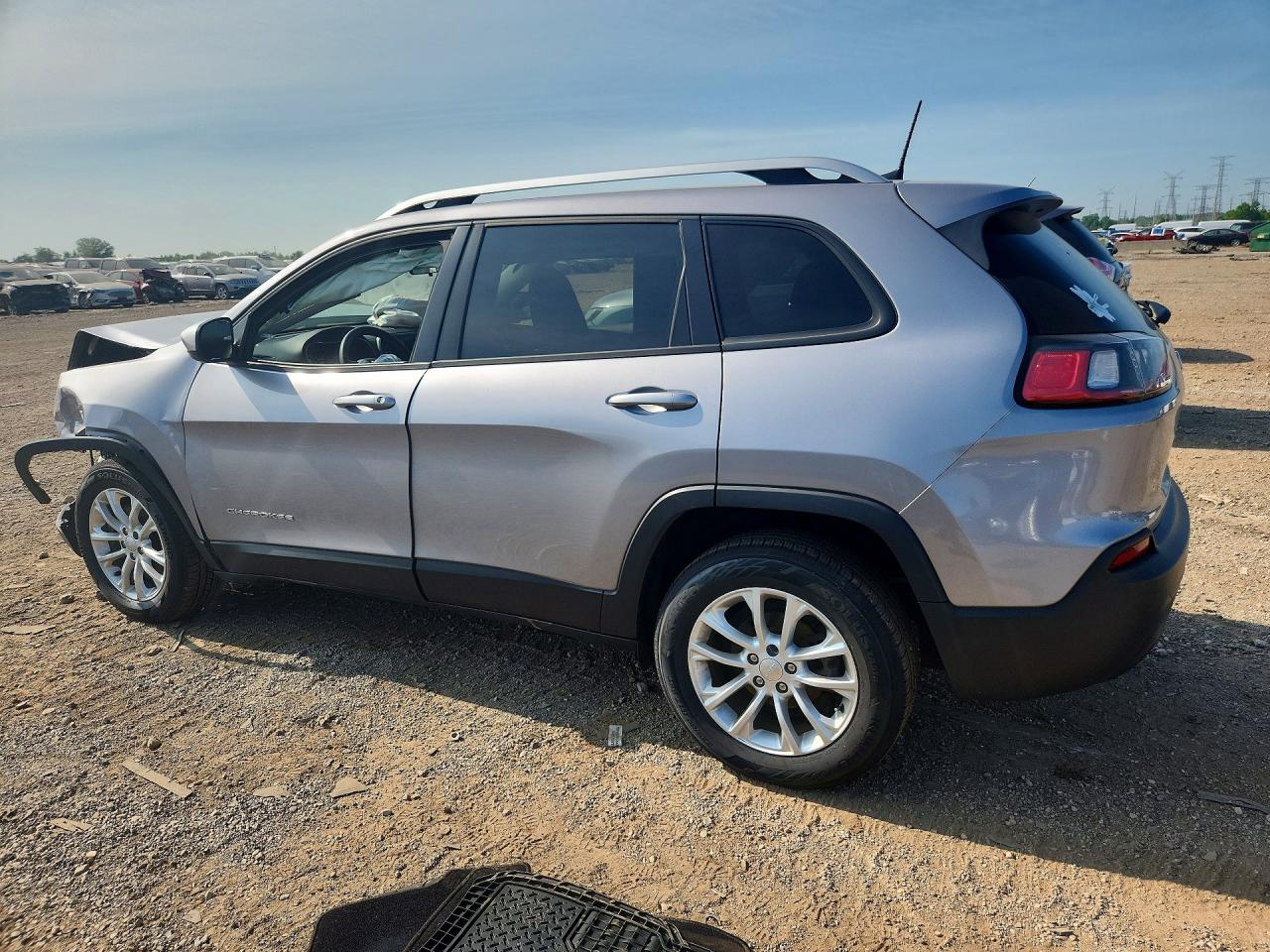1C4PJLCB1LD535622 · 2020 JEEP CHEROKEE · 2/13