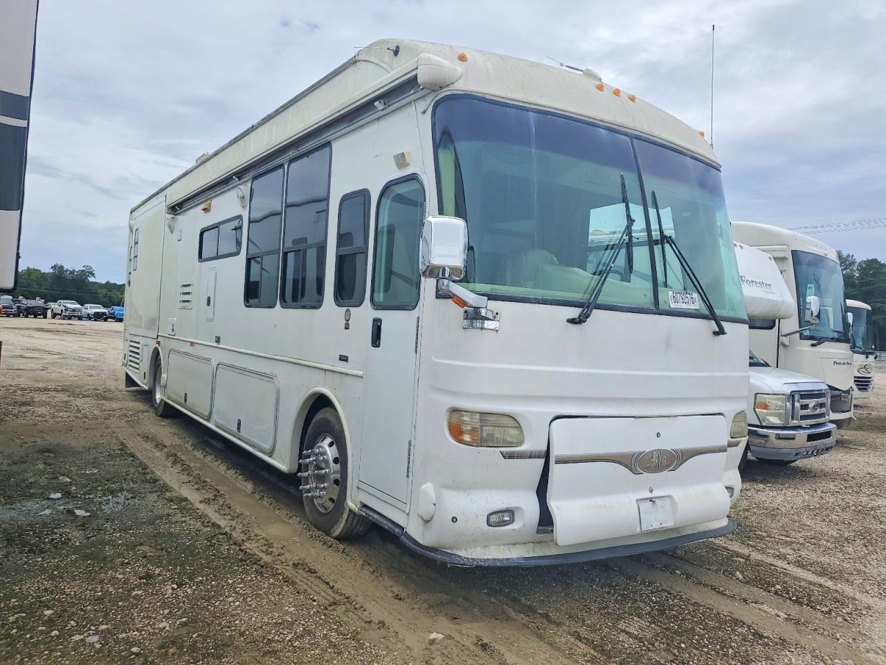 4UZABFCY24CN05296 · 2004 FREIGHTLINER XC CHASSIS