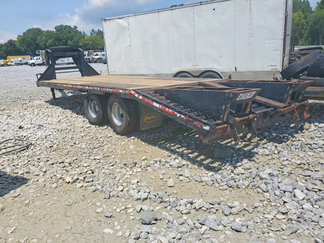 T1006855 · 2018 CUST TANKER TRAILERS · 2/8