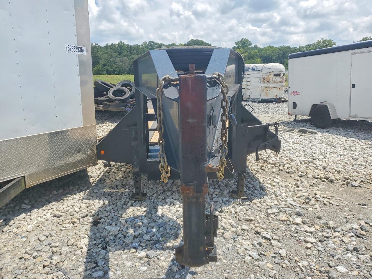 T1006855 · 2018 CUST TANKER TRAILERS · 5/8