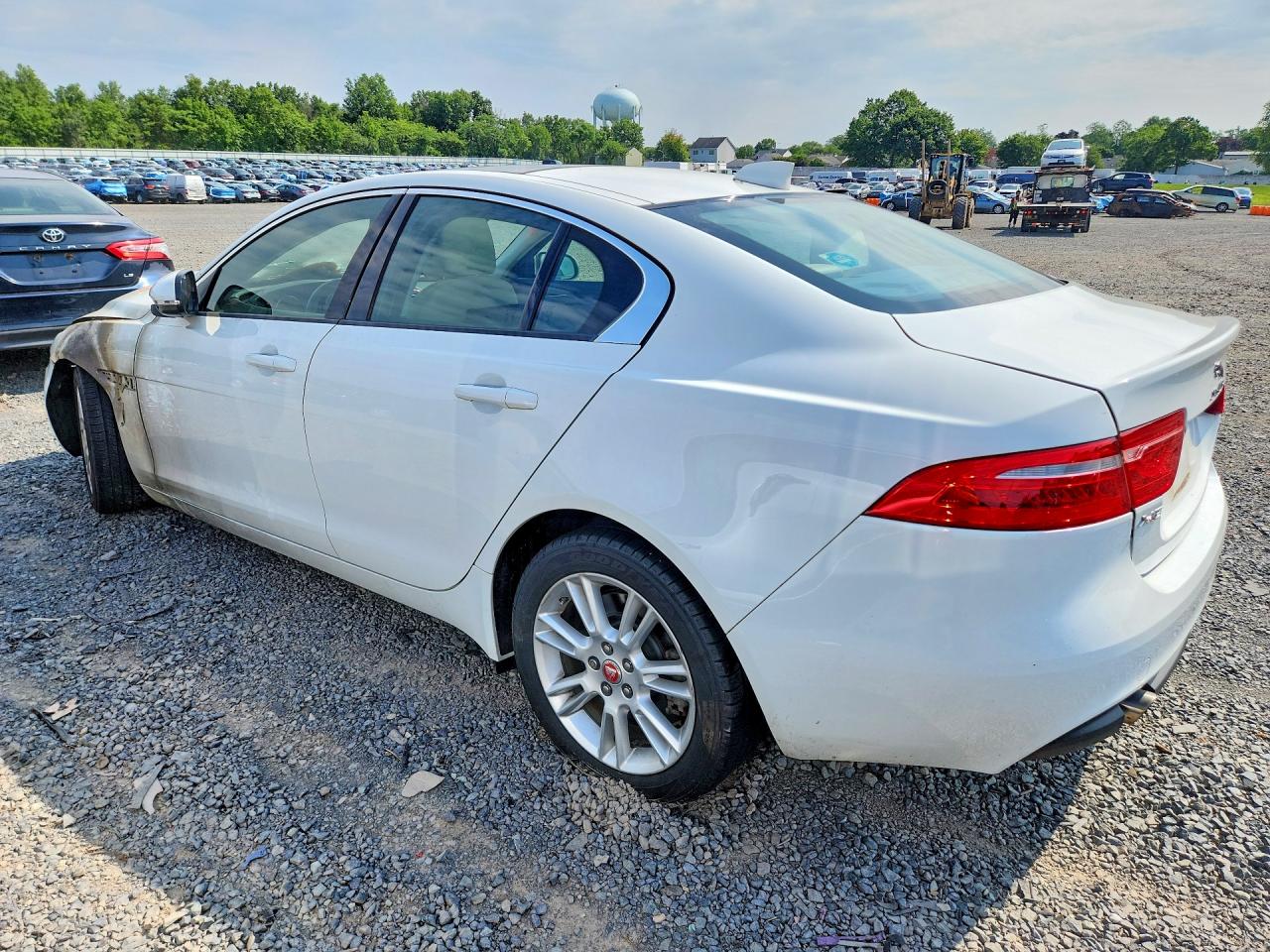 SAJAJ4FX8JCP37610 · 2018 JAGUAR XE · 2/12