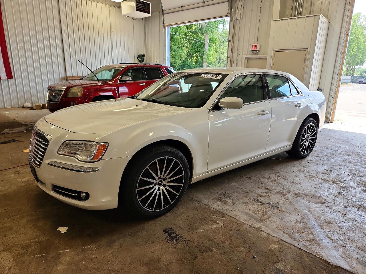 2C3CCARG0DH558768 · 2013 CHRYSLER 300